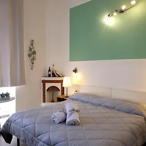 https://residenza-le-rondini.it-tuscanyhotel.com