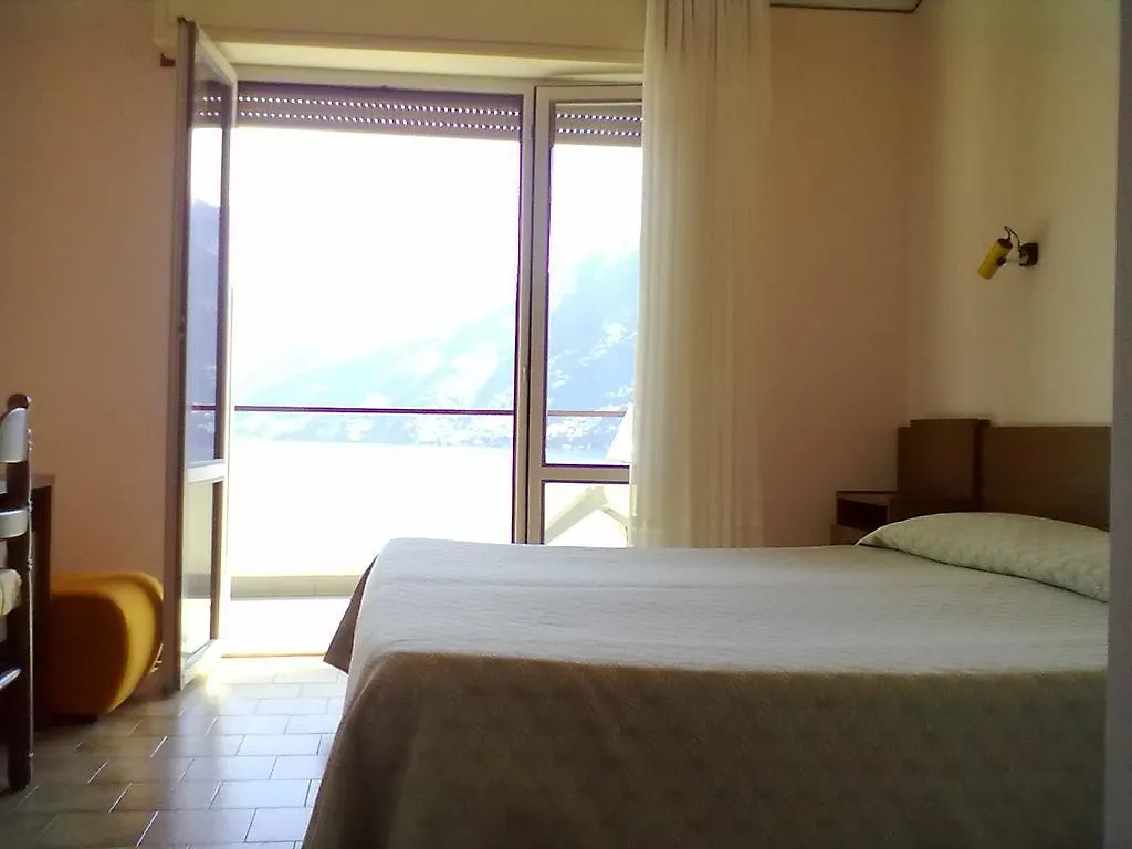 Hotel Glavjc Torno 3*,